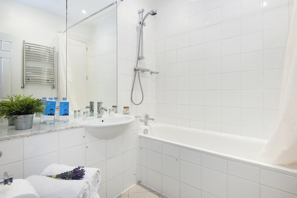 Appartamento The Stratford Road Pied-A-Terre Londra Esterno foto